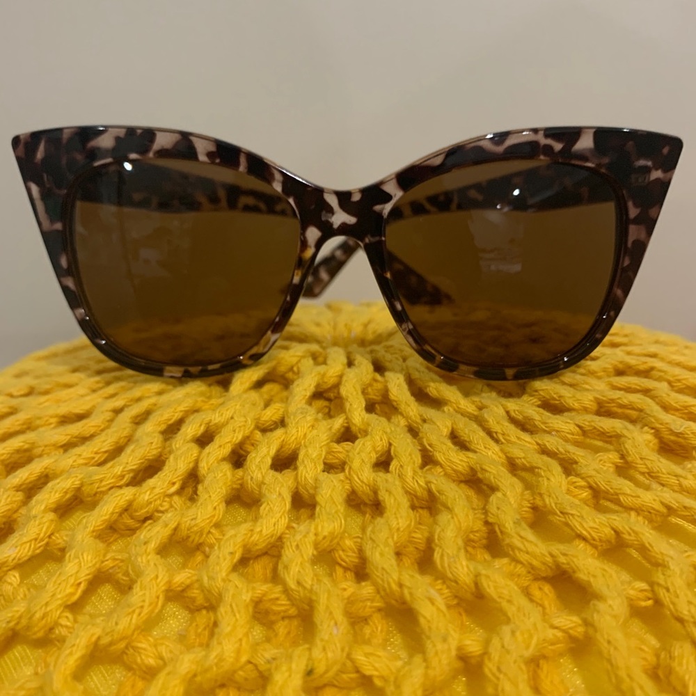 QUAY Sunglasses- “Modern Love”